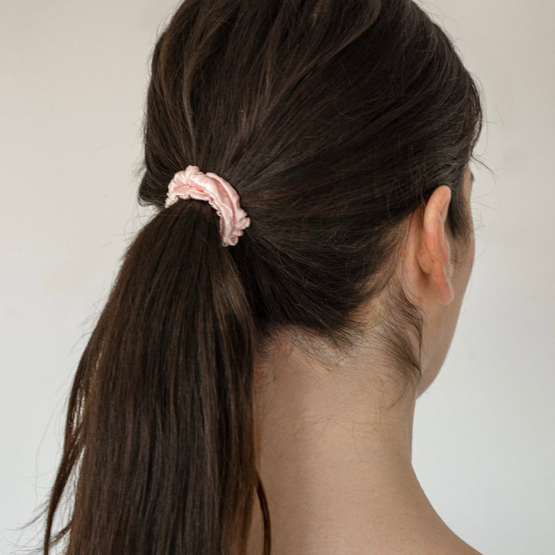 MATERIAL GIRL SCRUNCHIE SOFT PINK