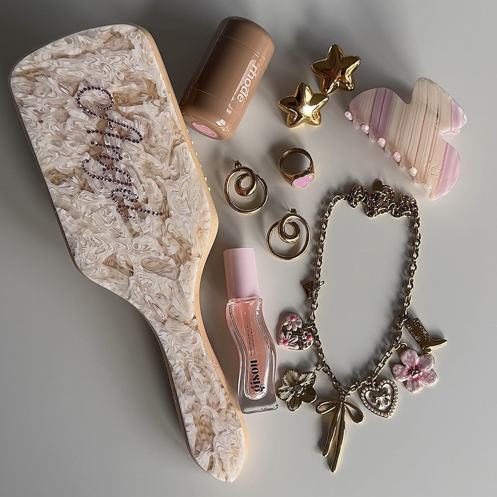 CINNAMON GIRL NECKLACE