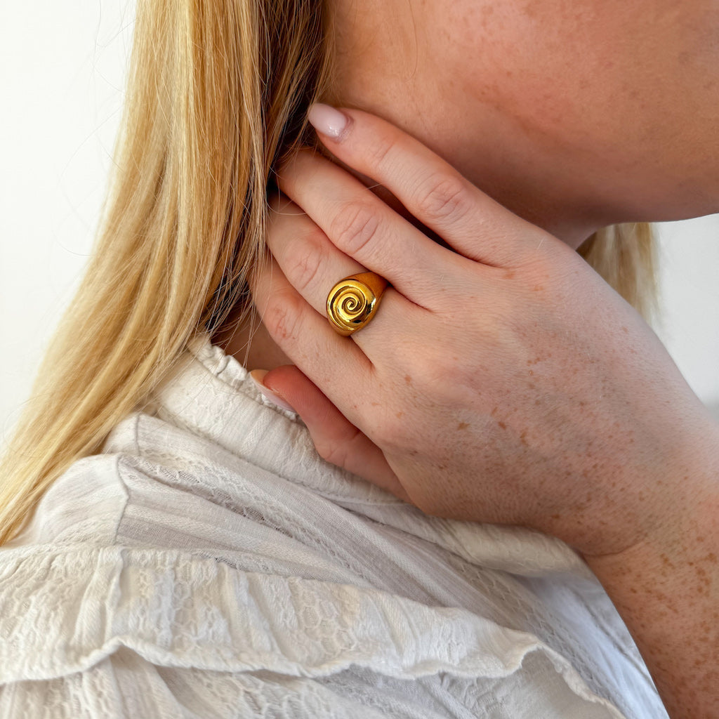 TIKI CHIC RING