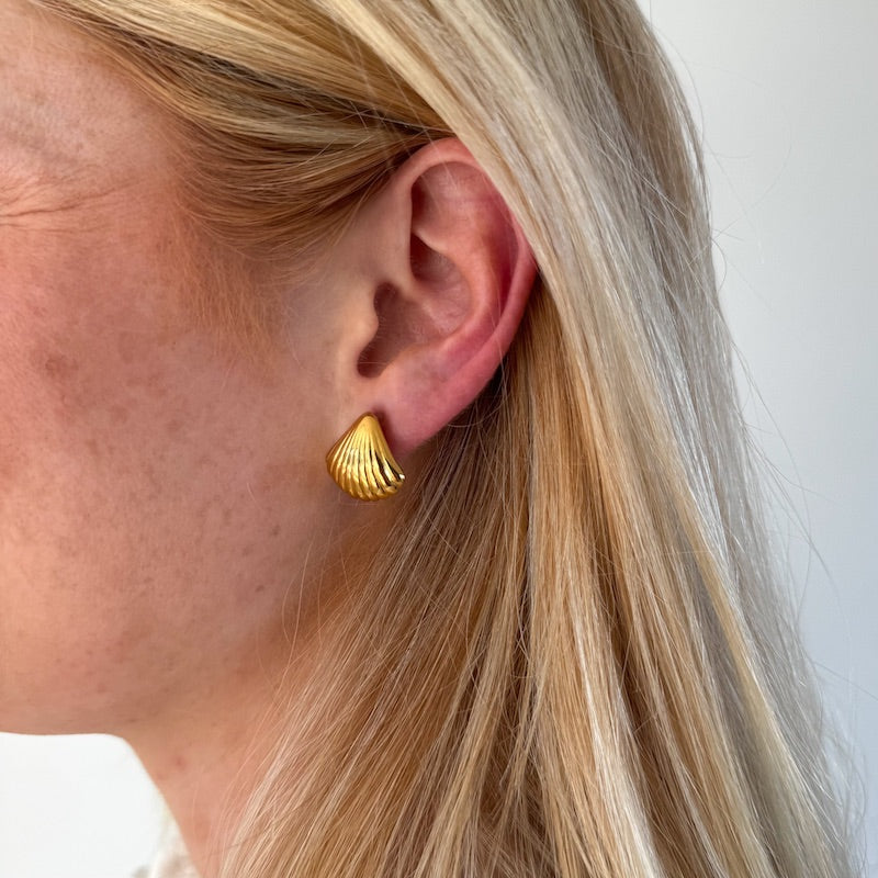 LA ISLA BONITA CLIP ON EARRINGS