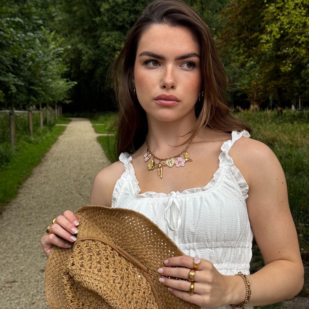 CINNAMON GIRL NECKLACE