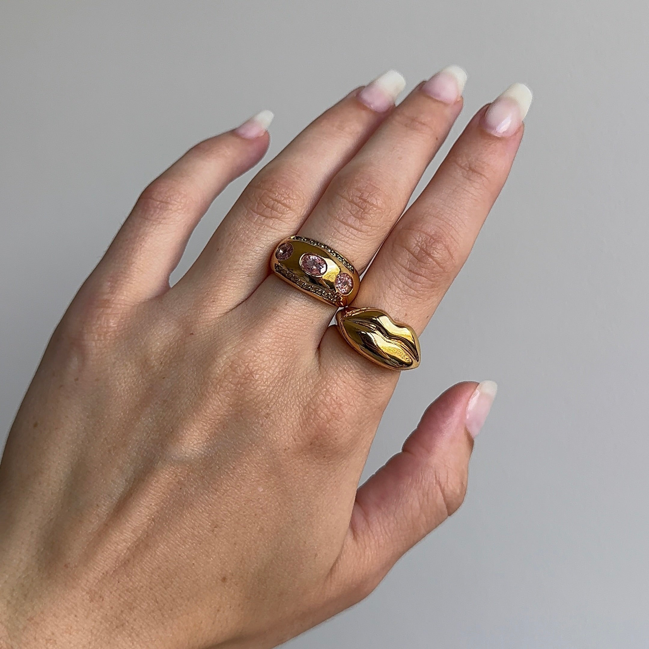 FRENCH KISSING RING