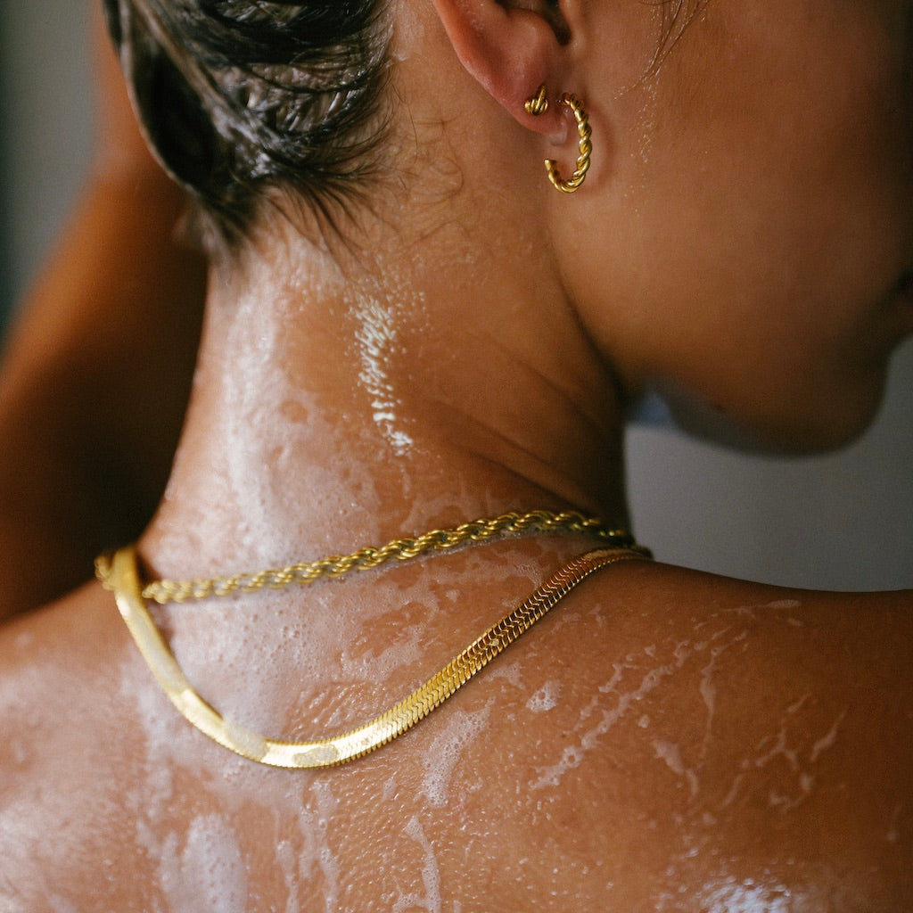 WHAT MAKES JEWELRY WATERPROOF?