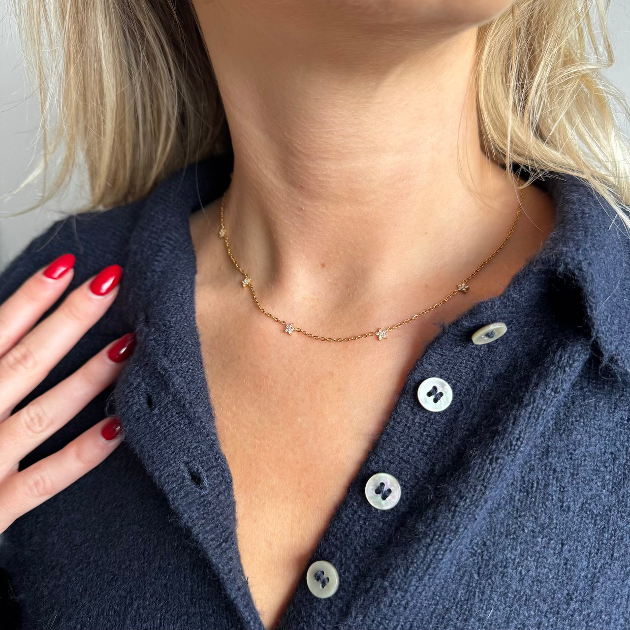 STAR WALKING NECKLACE