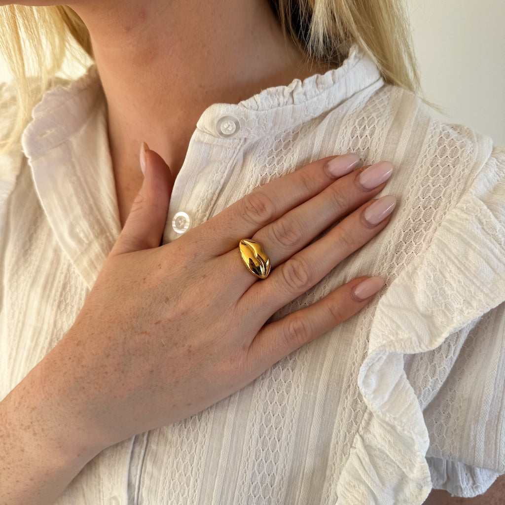 FRENCH KISSING RING