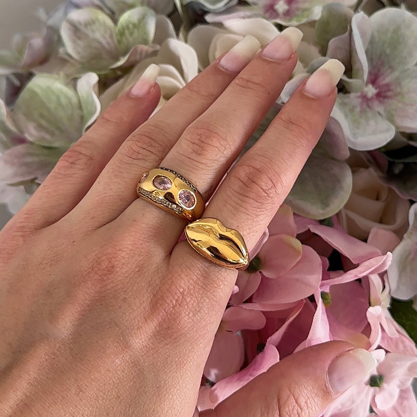 FRENCH KISSING RING